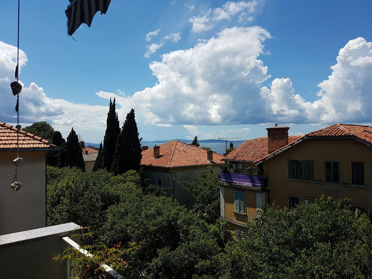 Balcony Apartment *